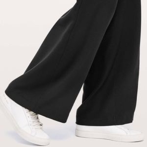 Lululemon On The Fly *Wide Leg